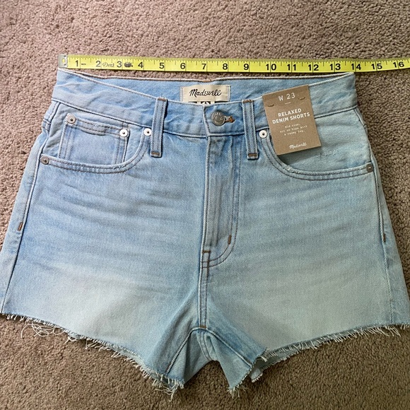 Madewell Relaxed Denim Shorts in Essen Wash - Picture 9 of 12
